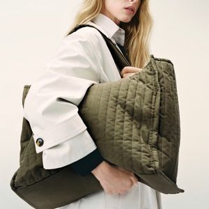 Quilted Tote Bag in Black